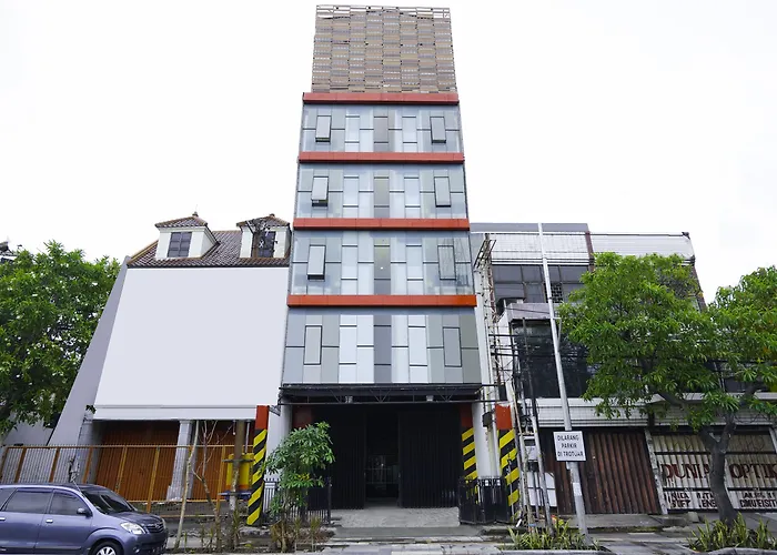 Flagship 3688 Pot Art Hotel Surabaya